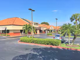 More Photos Of 4910 Tamiami Trl N, Naples Unknown For Lease