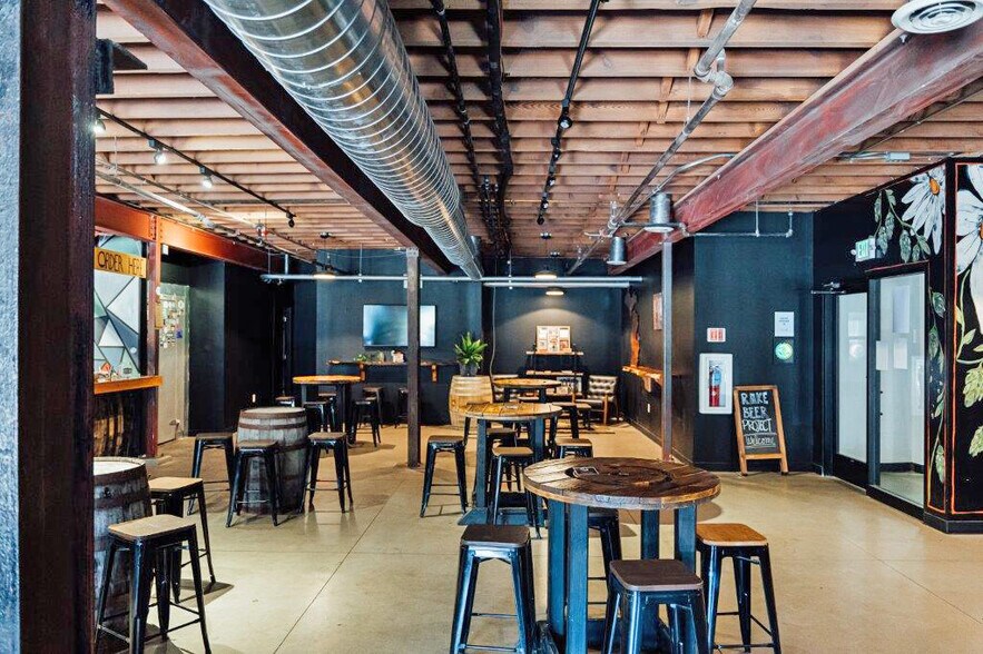 More Photos Of 794 Pine St, Muskegon Coworking Space