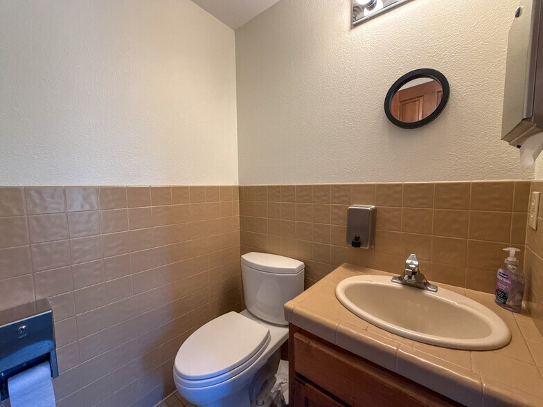 More Photos Of 101 Wikiup Dr, Santa Rosa Office For Sale