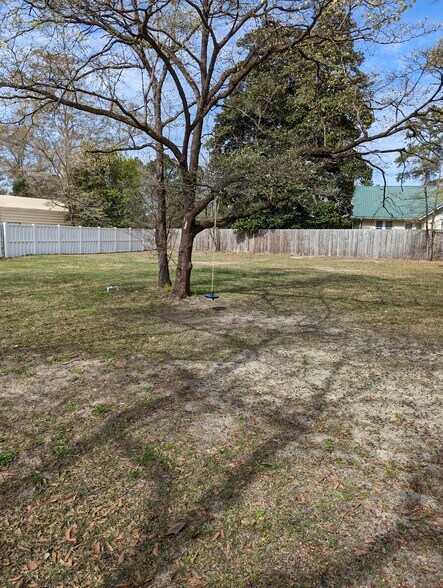More Photos Of 106 S Wilkinson Dr, Saint Pauls Land For Sale