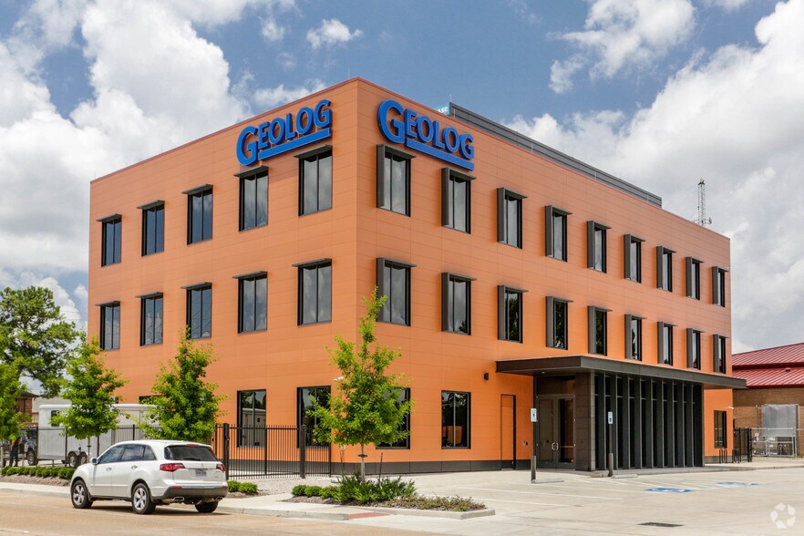 More Photos Of 10402 Valley Forge Dr, Houston Office For Lease