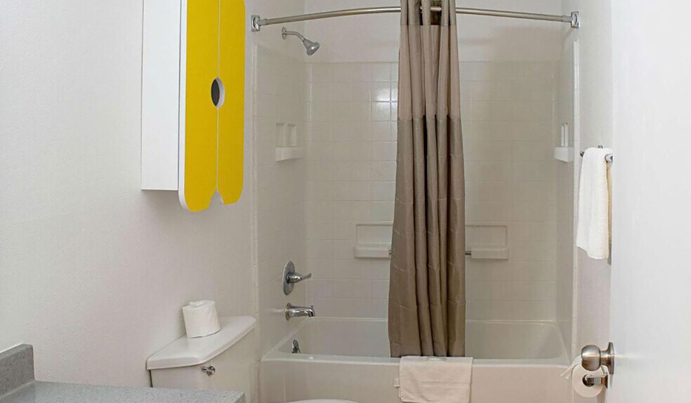 More Photos Of 11645 Chesterdale Rd, Cincinnati Hotel For Sale