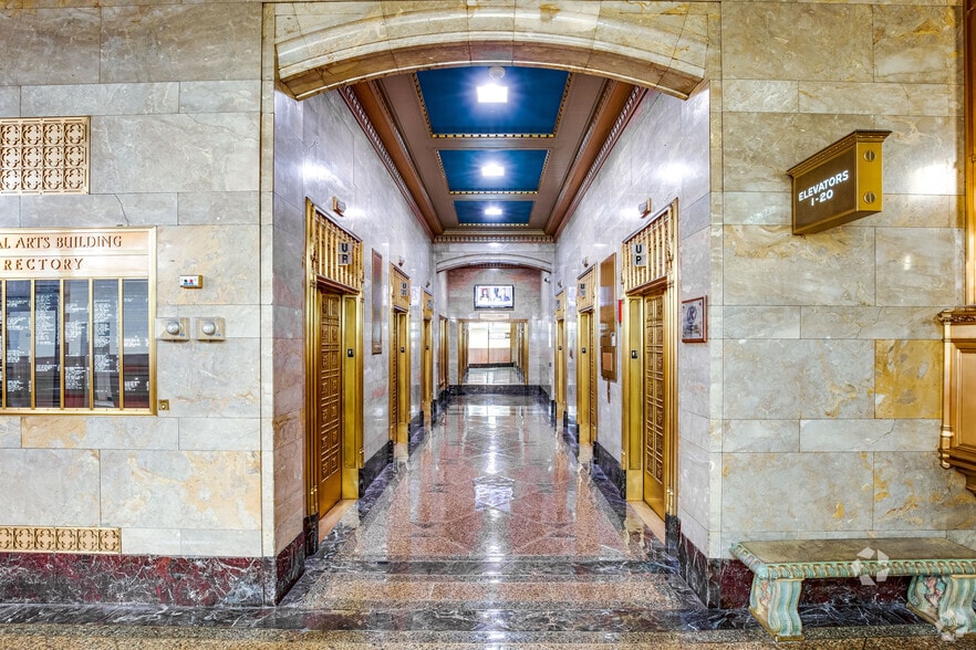 More Photos Of 825 Nicollet Mall, Minneapolis Office For Lease