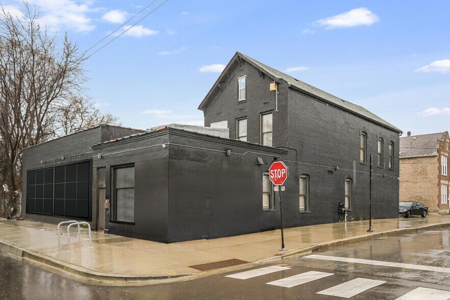 More Photos Of 1601 S Morgan St, Chicago General Retail For Sale