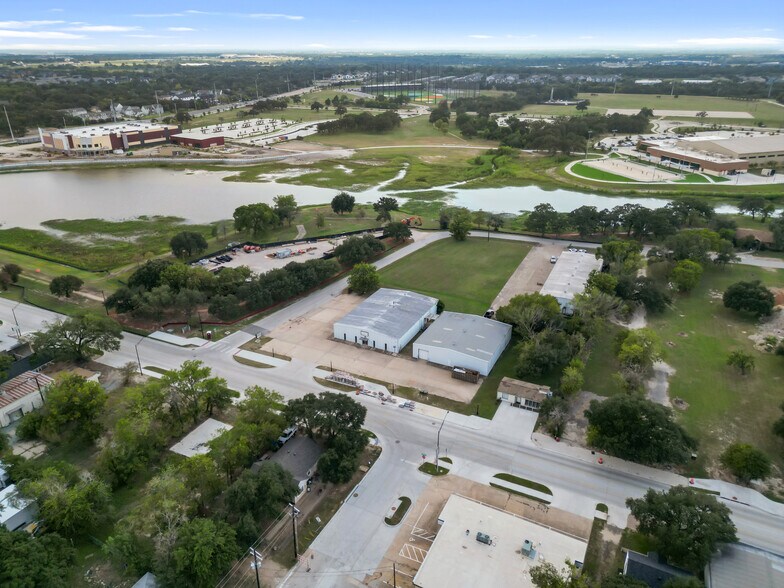 More Photos Of 2616 S College Ave, Bryan Distribution For Lease