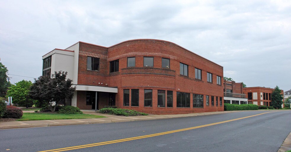 More Photos Of 500 Lafayette Blvd, Fredericksburg Office For Lease