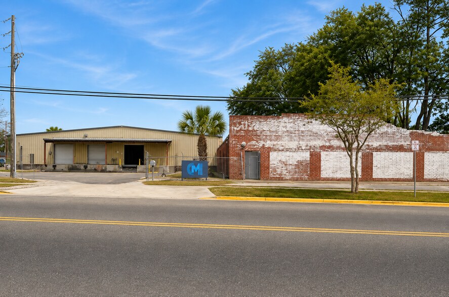 More Photos Of 1141 US Highway 41 NW, Jasper Distribution For Lease
