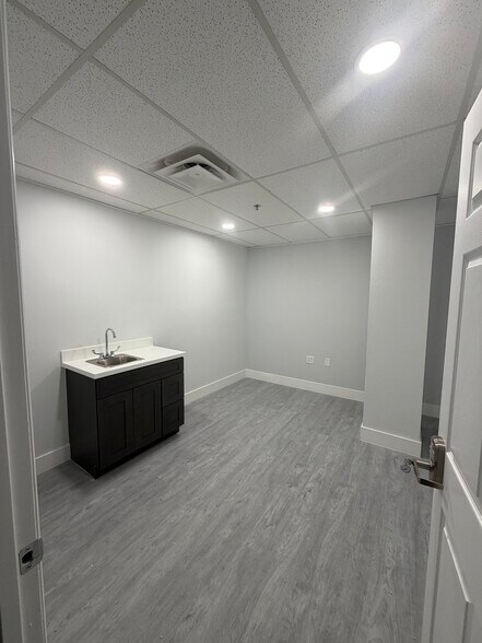 More Photos Of 587 E State Road 434, Longwood Office For Lease