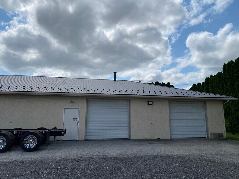 More Photos Of 1175 Gap Newport Pike, Cochranville Office For Lease