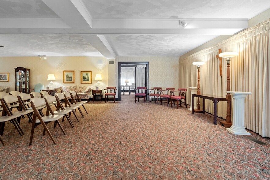 More Photos Of 150 Main St, Johnson City Medical For Sale