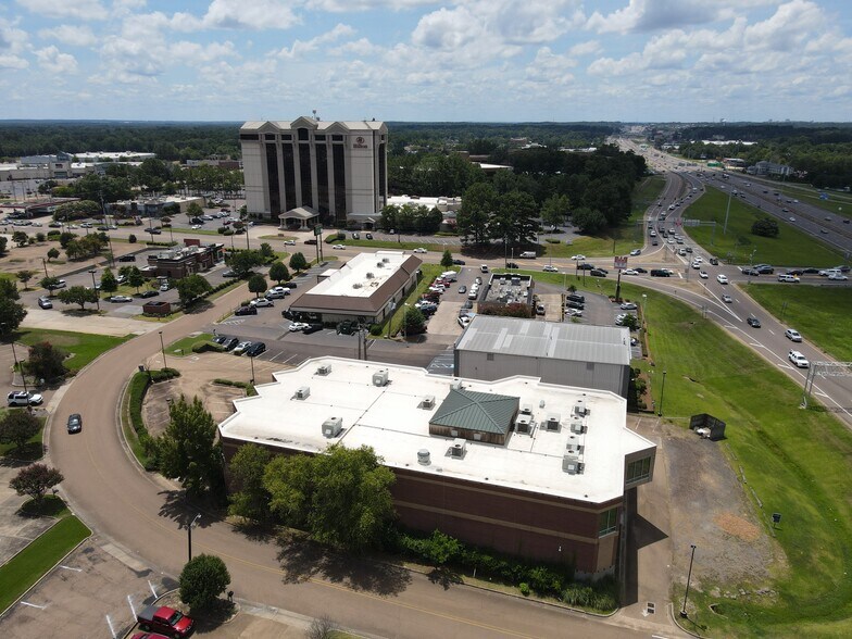 More Photos Of 127 Dyess Rd, Ridgeland Freestanding For Sale