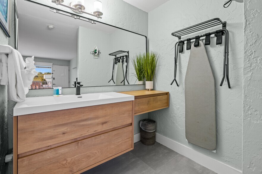 More Photos Of 4330 Bonita Beach Rd, Bonita Springs Hotel For Sale