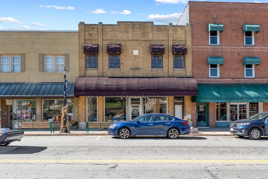 More Photos Of 516 N Main St, Hillsville Office Residential For Sale