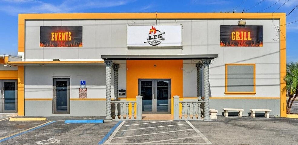 More Photos Of 17 NE 1st Rd, Homestead Storefront Retail Office For Sale