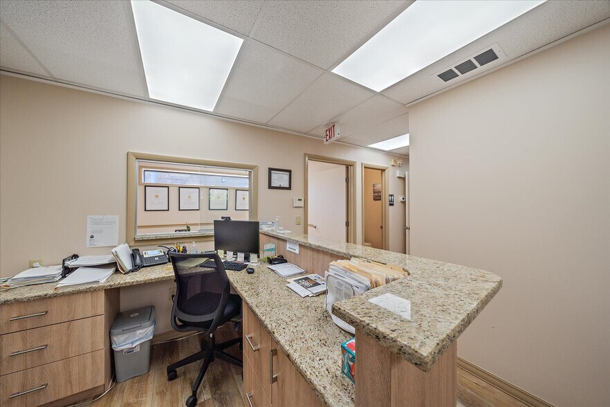 More Photos Of 1872 Tamiami Trl S, Venice Office For Sale