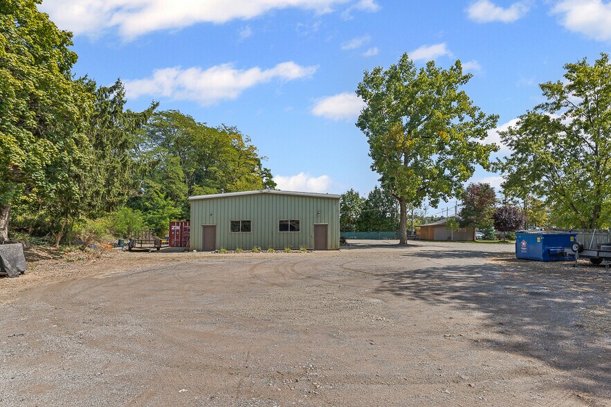 More Photos Of 4371 Hickory Ridge Ave, Brunswick Warehouse For Sale