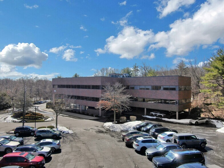 More Photos Of 100 Dutch Hill Rd, Orangeburg Medical For Lease