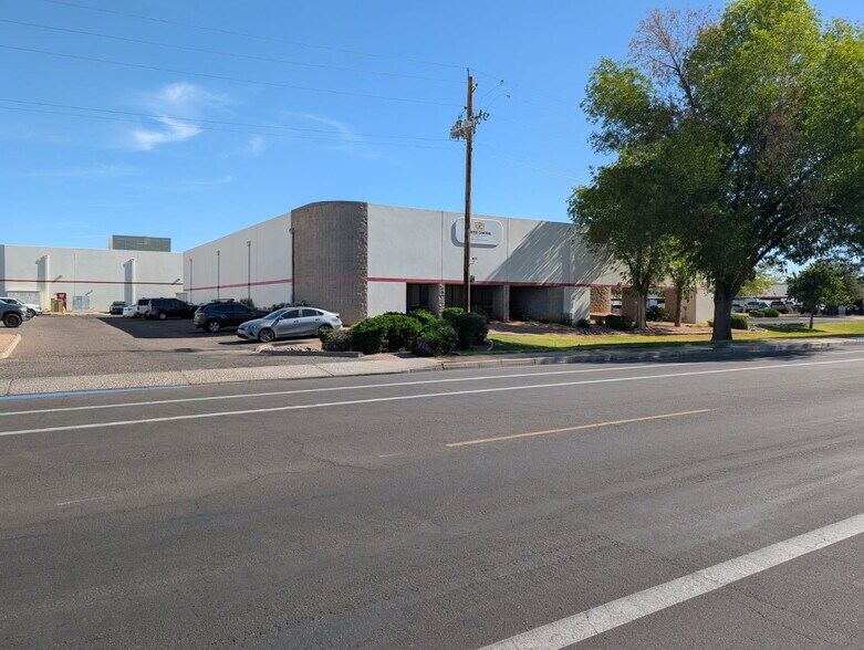 More Photos Of 3814 E Roeser Rd, Phoenix Warehouse For Sale