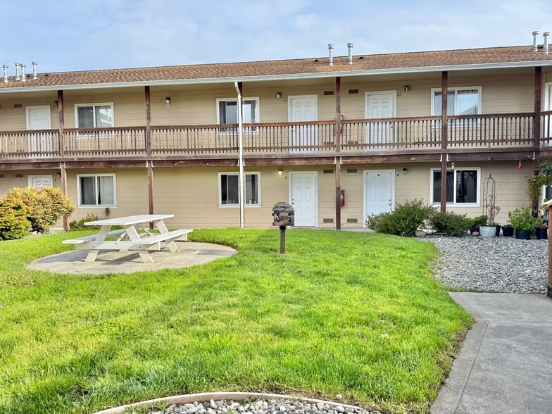 More Photos Of 1820 3rd St, Eureka Apartments For Sale