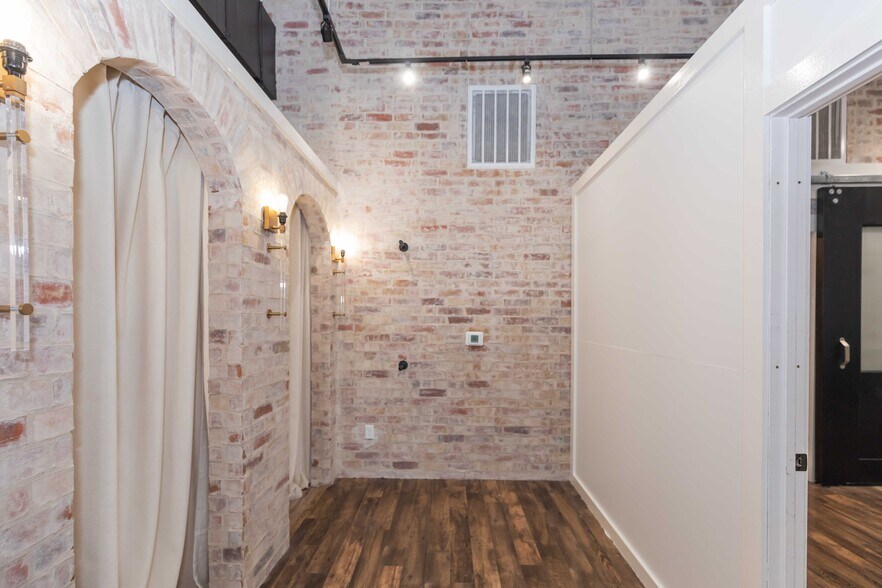 More Photos Of 5215 S Coulter, Suite 400, Amarillo Storefront For Lease