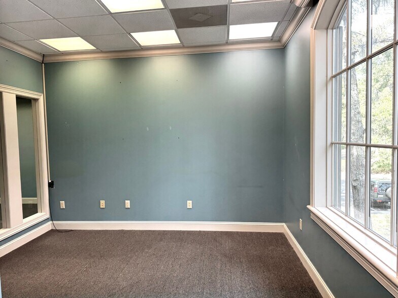 More Photos Of 4 Dunmore Ct, Hilton Head Island Medical For Sale