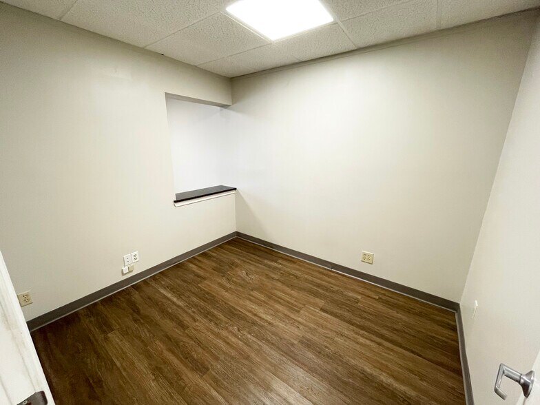 More Photos Of 486 N Temple Ave, Starke Office For Lease