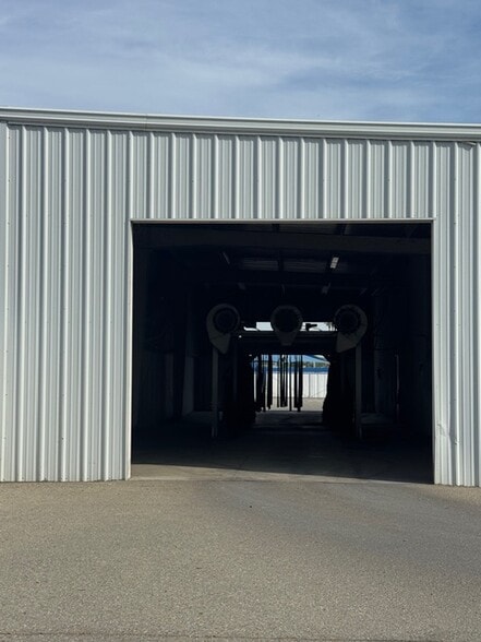 More Photos Of 4625 Wible Rd, Bakersfield Auto Dealership For Lease