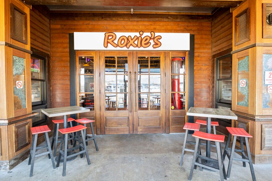 More Photos Of 1289 Bagnell Dam Blvd, Lake Ozark Restaurant For Sale