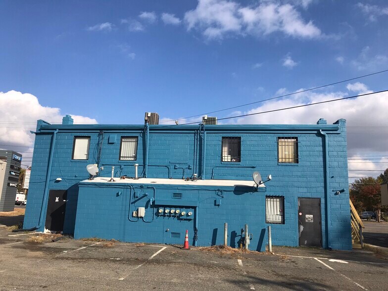 More Photos Of 2017 Beatties Ford Rd, Charlotte Storefront Retail Office For Lease