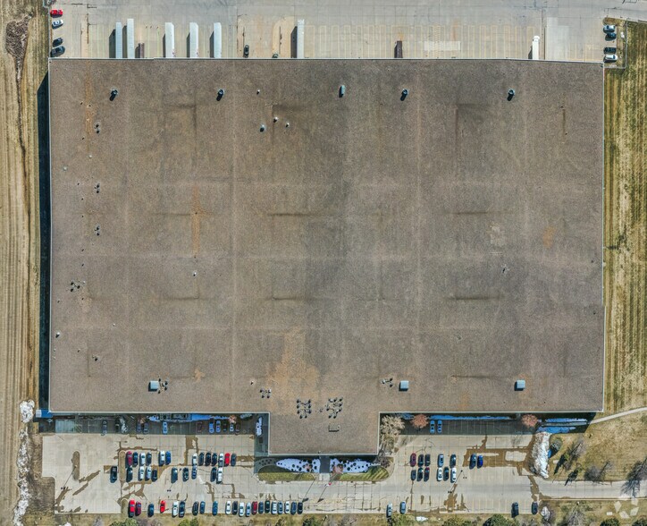 More Photos Of 4301-4309 121st St, Urbandale Distribution For Lease