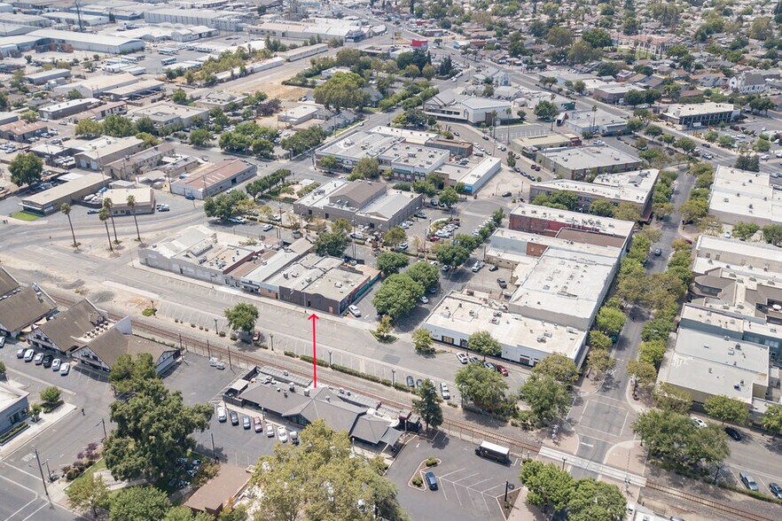 More Photos Of 132 S 1st St, Turlock Storefront For Sale