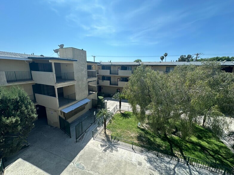 More Photos Of 3130 Euclid Ave, Lynwood Apartments For Sale