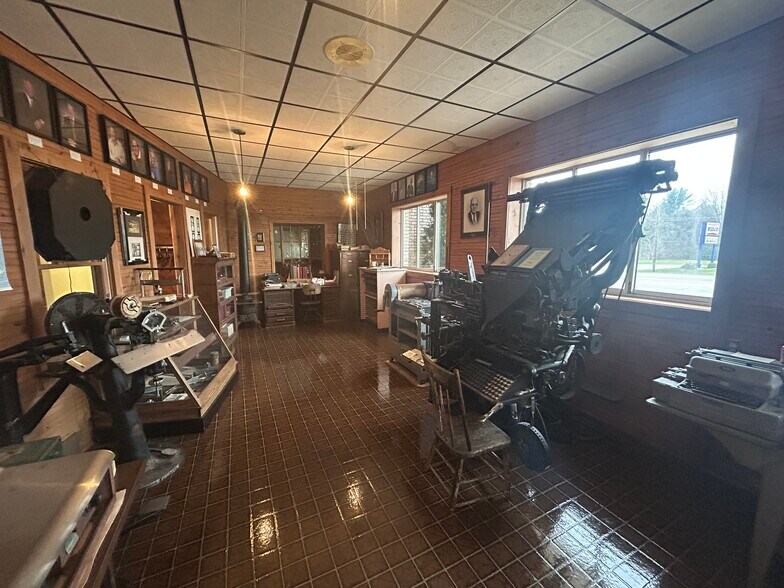 More Photos Of 3340-3350 Main St, Ravenna Light Manufacturing For Sale