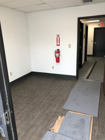 More Photos Of 6145 Scherers Pl, Dublin Light Distribution For Lease