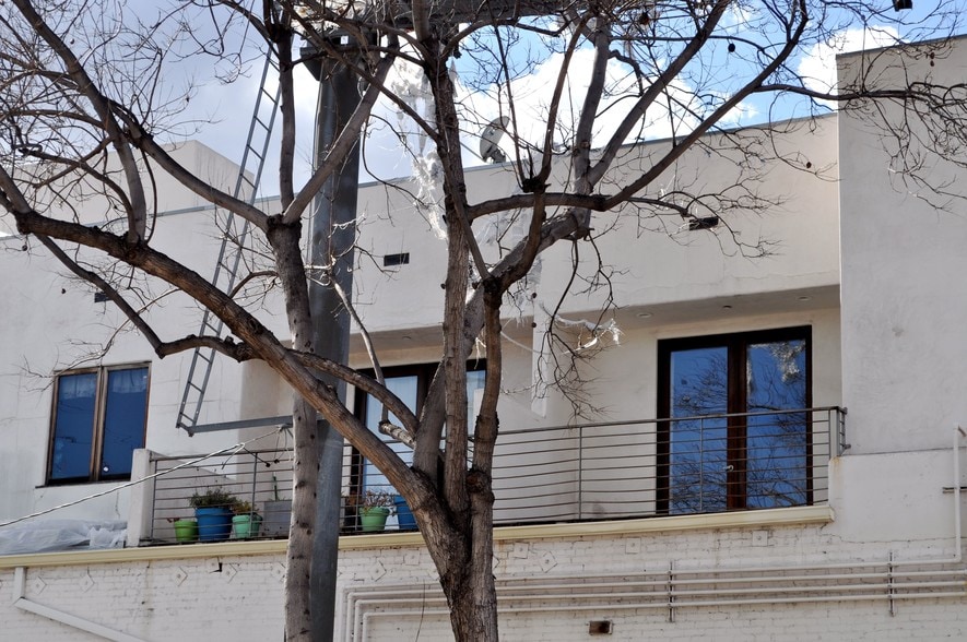 More Photos Of 7494 Santa Monica Blvd, West Hollywood Office For Lease