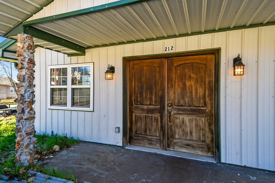 More Photos Of 109 Myrtle, Pierce City Storefront Retail Residential For Sale