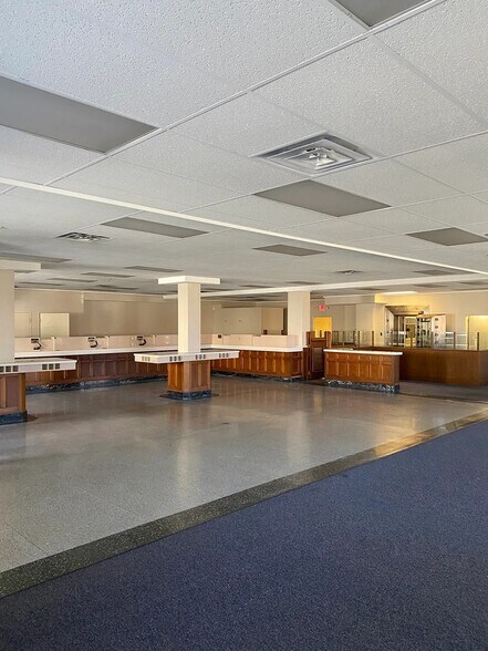 More Photos Of 1033 W Sylvania Ave, Toledo Bank For Lease