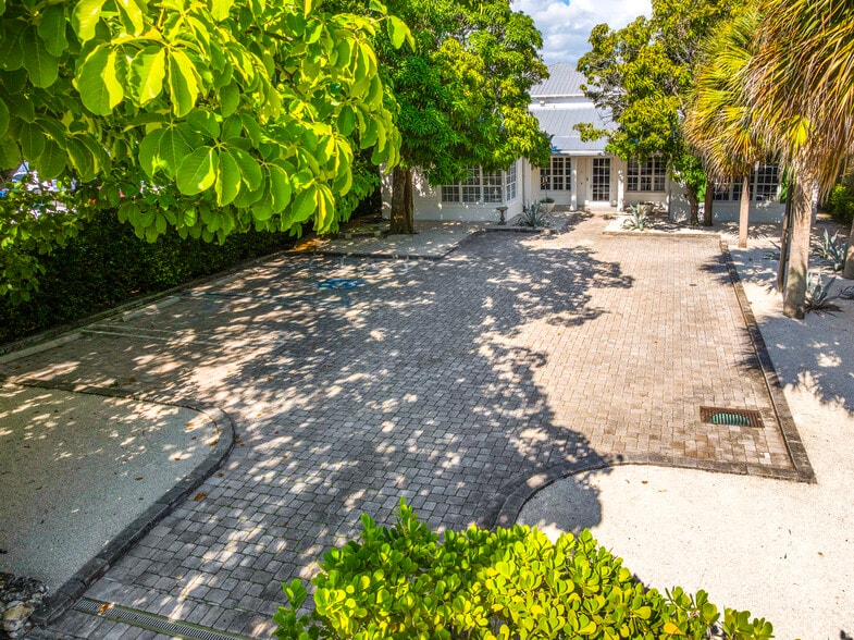 More Photos Of 315 9th St, West Palm Beach Office Residential For Sale