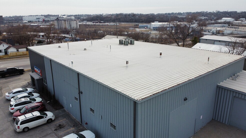 More Photos Of 2900 F St, Omaha Warehouse For Sale