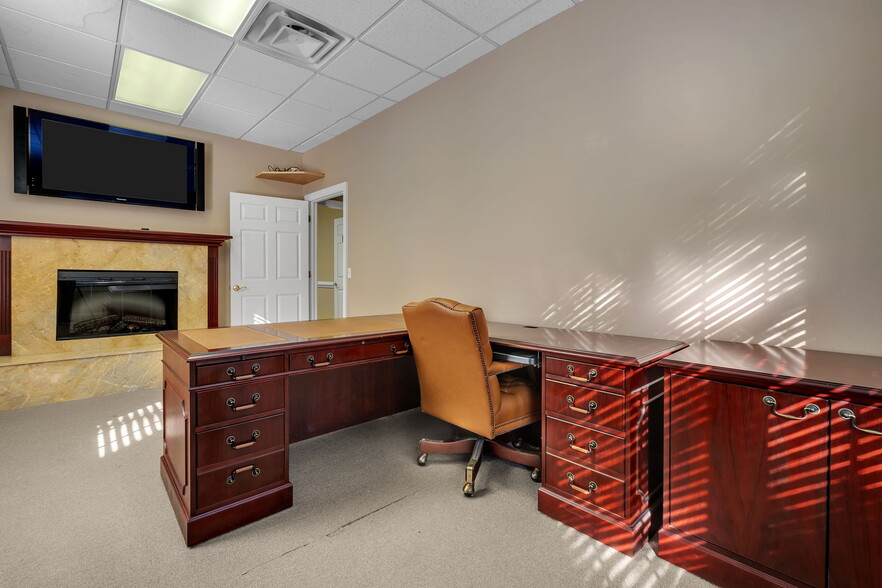 More Photos Of 2104 Delta Way, Tallahassee Office For Sale