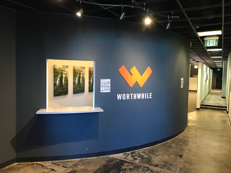 More Photos Of 7 S Laurens St, Greenville Office For Sale
