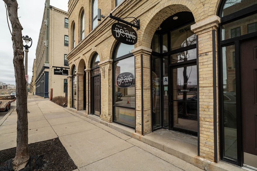 More Photos Of 184-196 S 2nd St, Milwaukee Apartments For Sale