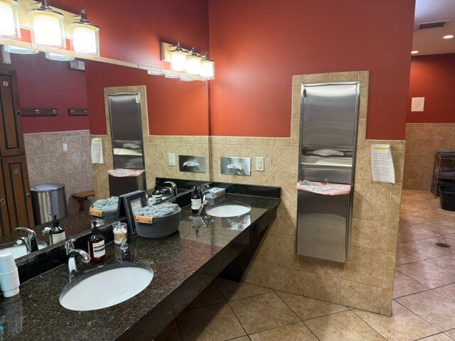 More Photos Of 1030 13th St E, Tuscaloosa Freestanding For Sale
