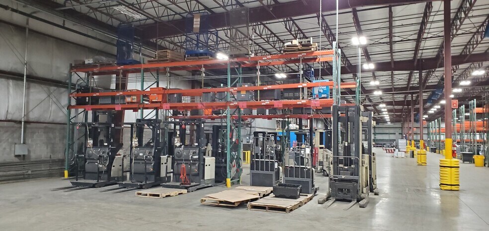 More Photos Of 81 Page Dr, Franklin Distribution For Lease