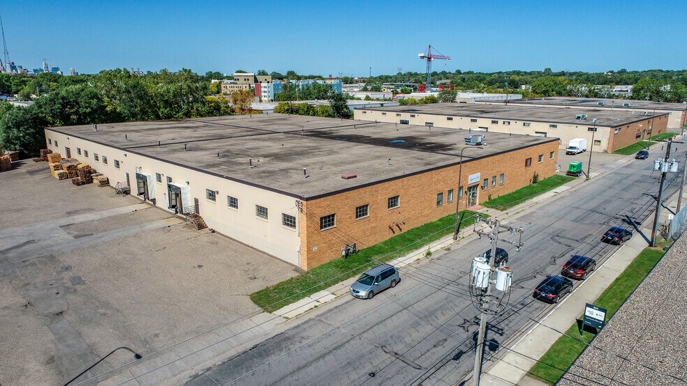 More Photos Of 855-865 Vandalia St, Saint Paul Warehouse For Sale