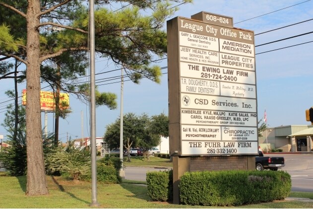 More Photos Of 624 W Main St, League City Medical For Sale