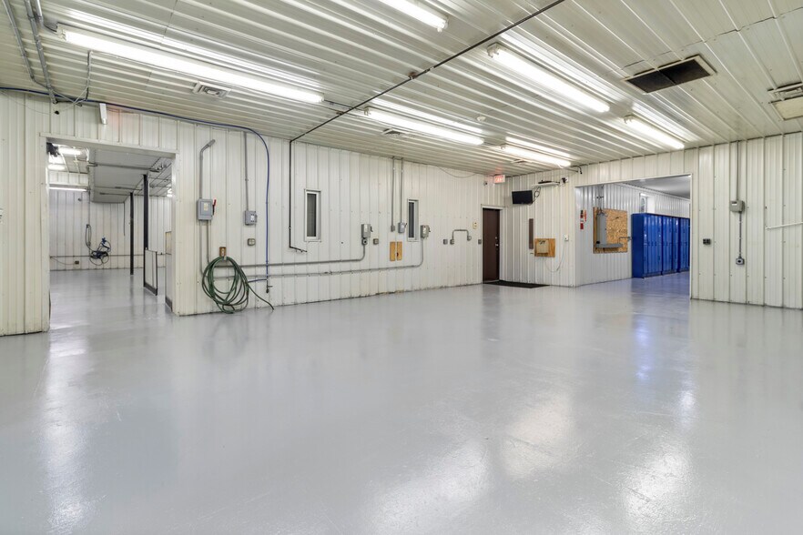 More Photos Of 2213 Duke St, Indianapolis Warehouse For Sale