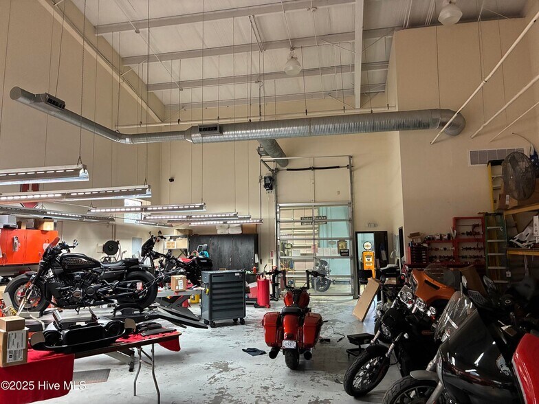 More Photos Of 8739 Caratoke Hwy, Harbinger General Retail For Sale
