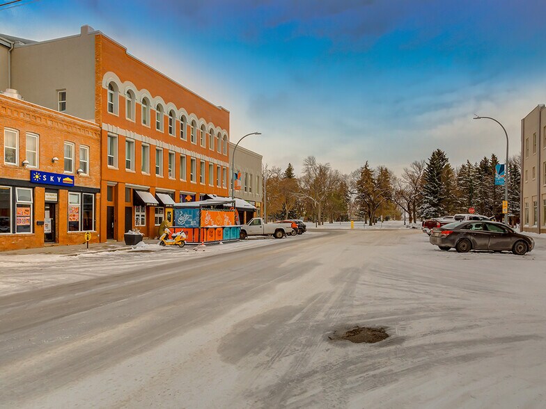 More Photos Of 122 5 St S, Lethbridge Apartments For Sale