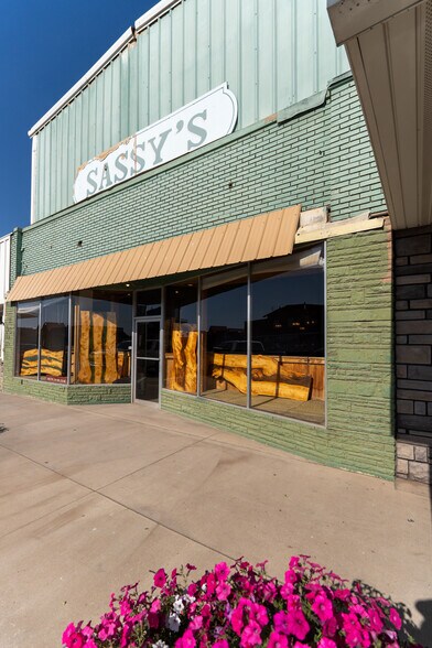 Primary Photo Of 65 N 200 E, Roosevelt Restaurant For Sale